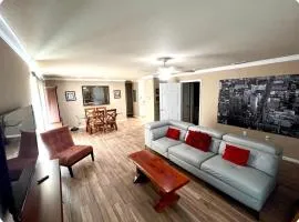 3BR 2BA Modern Spacious Lake Home 4Miles LEGOLAND