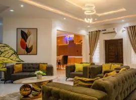 Stonehaven A- 2 Bedroom Luxury Shortlet Apartment Oluyole Ibadan