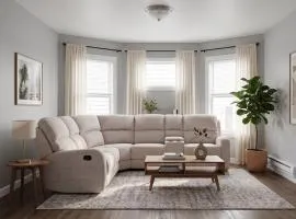 Renovated 3BR Bay Windows EWR 15 Min