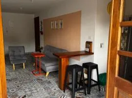 Apartamento acogedor cerca al parque con balcón