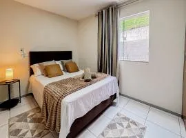 Centro, apê 2 Quartos com Ar | Garagem