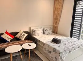 Vinhomes Grand Park Homestay - Opus One House