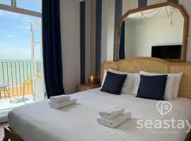 Beach Lookout Direct Access to Viking Bay Sleeps 4