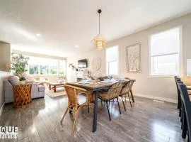 BoHo Vibes - Patio & BBQ - King Bed - Garage Parking