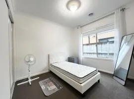 Single budget room