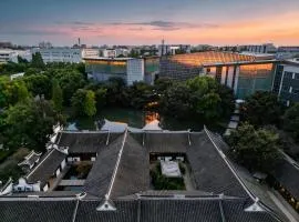 Shanghai International Tourist Resort Fuyi Hotel