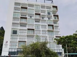 Best Western Plus Bay Hills
