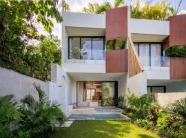 Six Palm 2BR Villa With Rooftop Near Padang Beach
