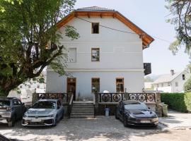 Hiša 1907, hotel i Bled