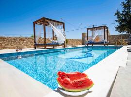 Traounou Serenity Villa Near to Afandou Beach โรงแรมในอาฟานโท