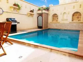 Mixel Gozitan Villa and Pool - Happy Rentals