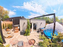 Garden Residence - The Garage, Hotel in Drahobudice