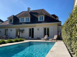 Chambre d'hôtes de Verdigné Piscine chauffée Parking Wifi, khách sạn ở Le Mans