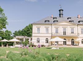 Chateau Mcely, hotel u gradu Mcely