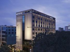 Viesnīca Novotel Chennai Chamiers Road Čennai
