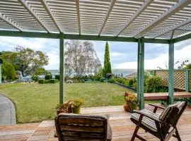 Jacaranda Lodge - Napier Hill Holiday Home