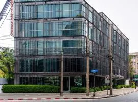 BB Glass House Pattanakrn บีบี กลาสเฮ้าส์ พัฒนาการ