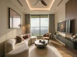 Moderm Lux - Work Space - 3 BRs - Gym Haus