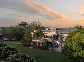 The Golden Tusk By Ivory Destinations, hotel di Ramnagar
