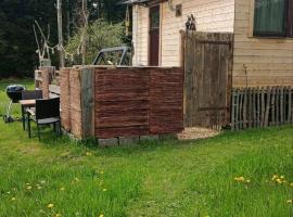 Tiny House Schwarzwald - Hot Tub & Sauna、ラウターバッハのホテル