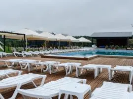 California Resort and SPA