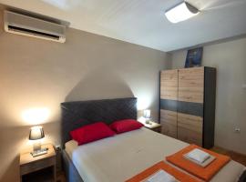 Apartmani Dado، فندق في سوتوموري