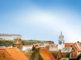 Whitby Old Town Stay, Sleeps 4, The Nest
