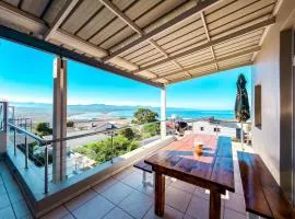 Stylish 3BR Apartment Monks View Plettenberg bay