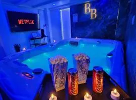 "LA BULLE BLEUE" - Espace détente cosy avec jacuzzi et grand écran