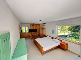 Apartmaji Skalabon - Milena，Kanal的飯店