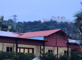 Guest House in Annavaram, hotel i Annavaram