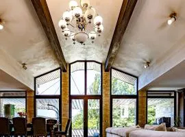 Breite Privée Forest and Pool Retreat