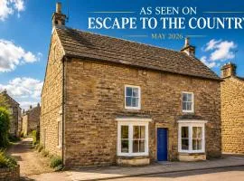 Morton House Holiday Let Yorkshire Dales - One property 4 brm Farmhouse, 3brm Stable Block Sleeps 2-16