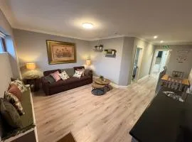 Apartment Sleeps 3 with Parking