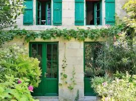 Le jardin secret - maisonnette en duplex au calme, à 100m de l'hyper centre