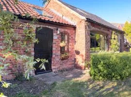 Cottage Sleeps 2 with Garden and Parking