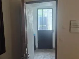 Modern apartment 10 minutes from CDG