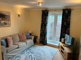 Spacious 2 Bedroom Apartment in Ascot