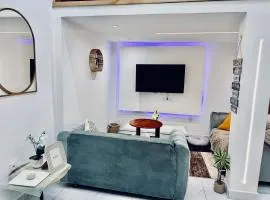 Quiet & Bright Apartment- Downtown- high-speed Wi-Fi