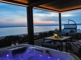 Vista Azura Apartment - Sea View & Private Jacuzzi