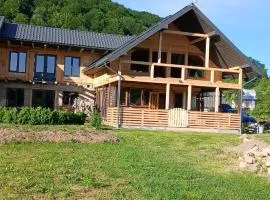 Садиба Федорчуків За рікою1