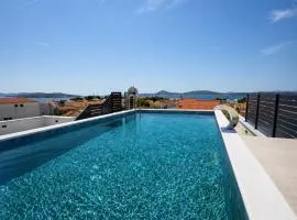 Apartments Maritea