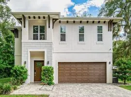 3 Mi to USF: Dog-Friendly Home w/ Large Yard