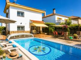 Villa privada con piscina, jardín y BBQ cerca de Madrid, hotel v mestu Carranque