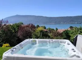 Sunshine Villa in front of Annecy Lake