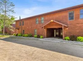 Lakeside Condo #20 4BR 4BA Timberlane Resort