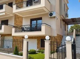 Lirtzis Deluxe Villa