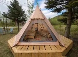Cozy Tipi - The LOWFO House Lofoten
