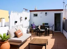 Townhouse with Rooftop Terrace in Olhão