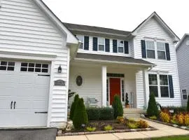 Spacious 5BR w/parking near DC Sleeps 12